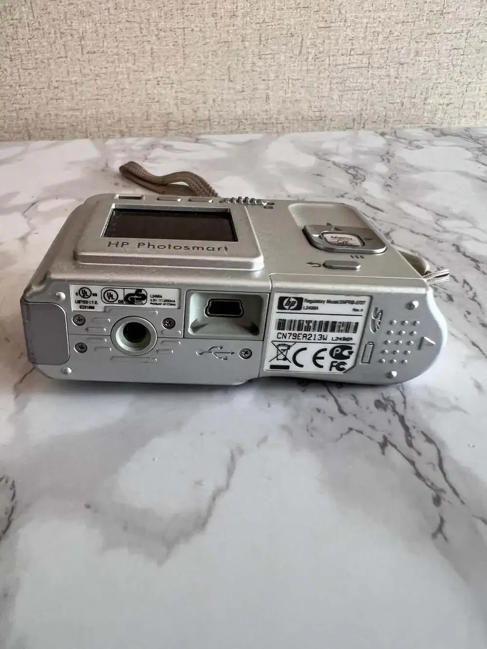 HP Photosmart E337 5MP Digital Camera